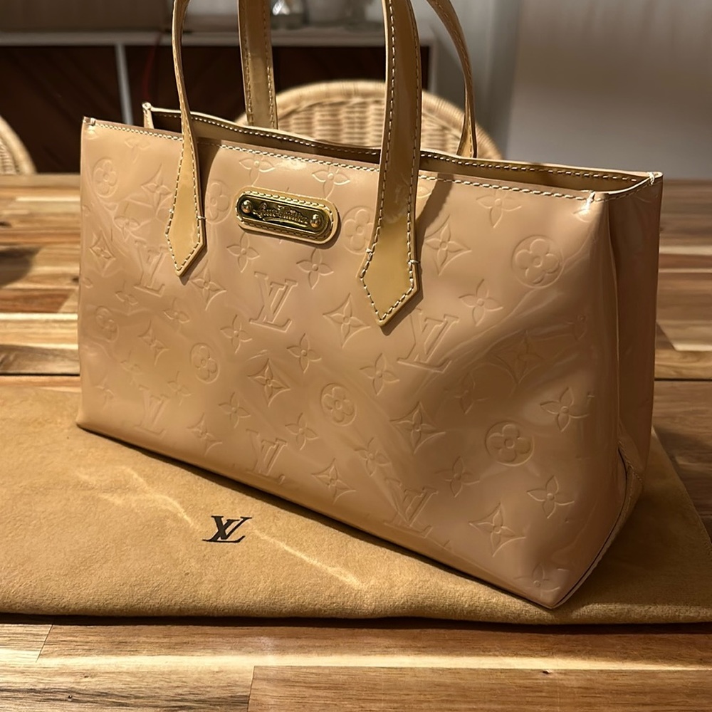 LV Wilshire vernis pm